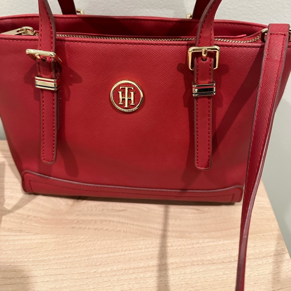 Tommy Hilfiger bag